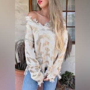 NWT AMOLI Sweater S/M Leopard Print Ragged gold pattern distressed